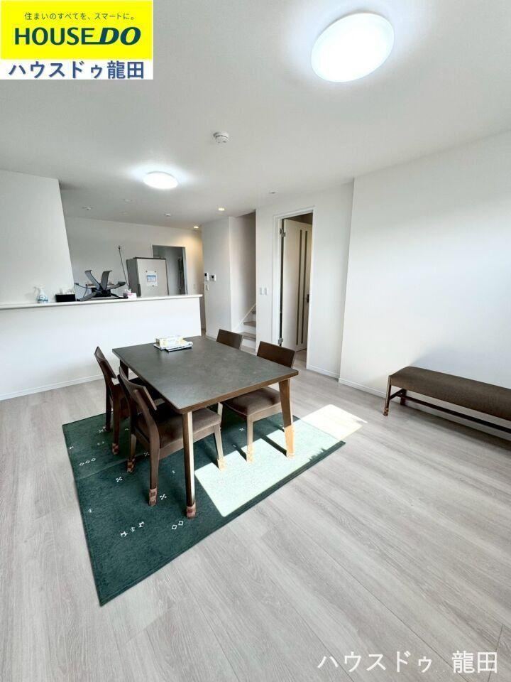 Spacious 3LDK Home in Otsu Town - Photo 1
