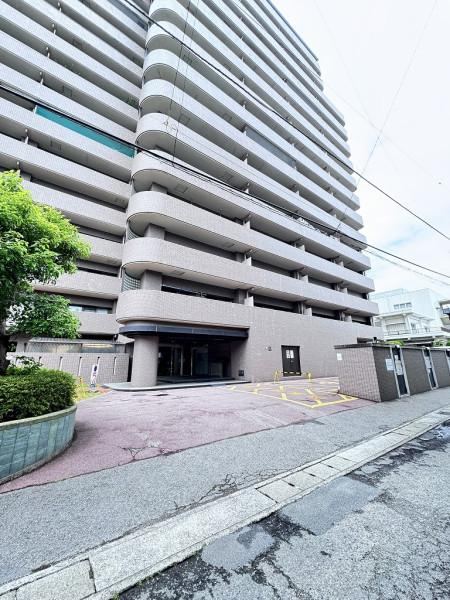 2LDK apartment in Tokushima, Tokushima - Photo 1