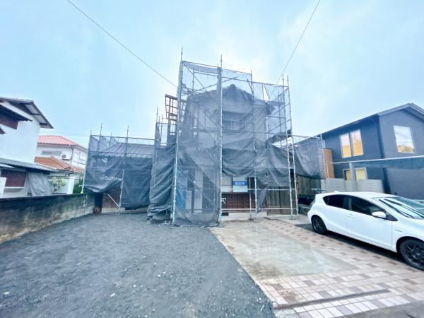 Renovated 3LDK House with Ample Parking - Photo 1