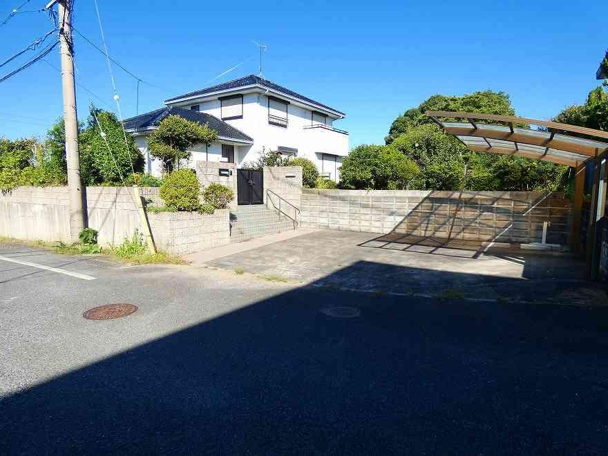 Family-Friendly 4LDK Home with Garden in Nishikihama - Photo 1