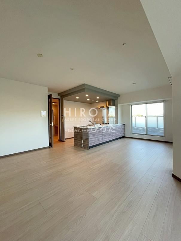 3LDK apartment in Yahatanishi Ward, Kitakyushu, Fukuoka - Photo 1