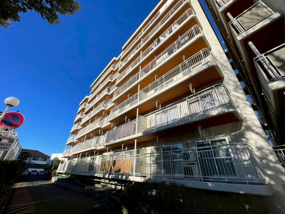 Stylish 3LDK Apartment in Kasama, Yokohama - Photo 1