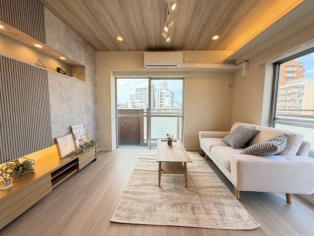 Pet-Friendly 1LDK Corner Apartment in Sangenjaya - Photo 1