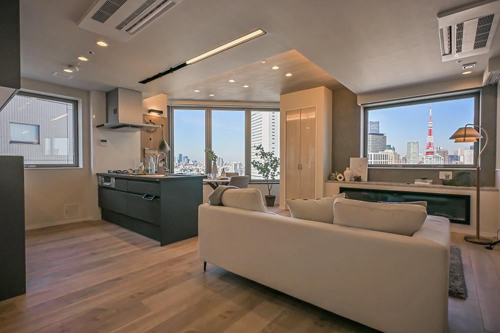 2LDK apartment in Minato Ward, Tokyo - Photo 1