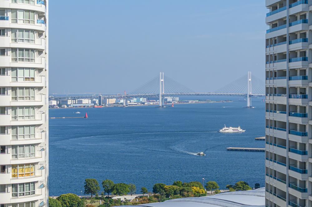 Exclusive Ocean View Apartment in Minato Mirai - Photo 1