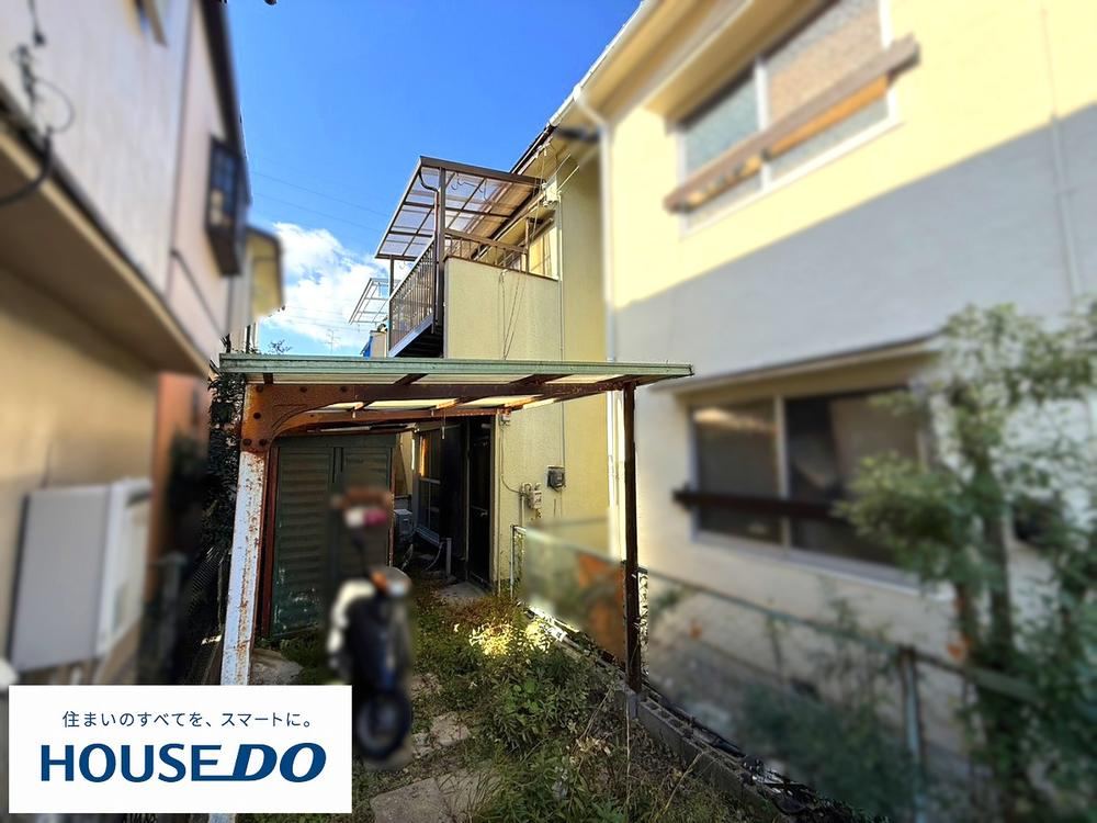 2-Story Home with Parking for a Compact Car in Yawata - Photo 1