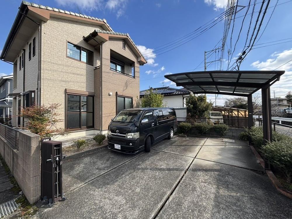 Modern 4LDK House with Convenient Access - Photo 1