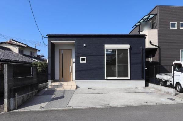 Modern 1LDK Home with Solar Power System in Matsuyama - Photo 1