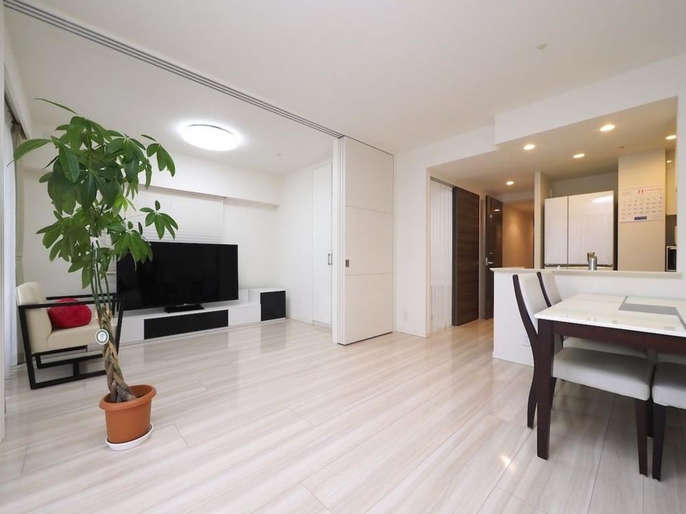 Bright 3LDK Apartment Near Chiba Chuo Station - Photo 1