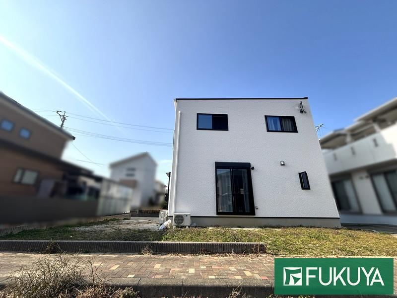 Modern 3LDK Home with Delivery Box in Itoshima - Photo 1