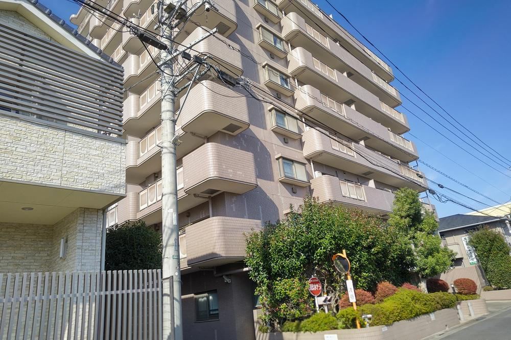 Spacious Office-Ready Apartment in Hanno - Photo 1