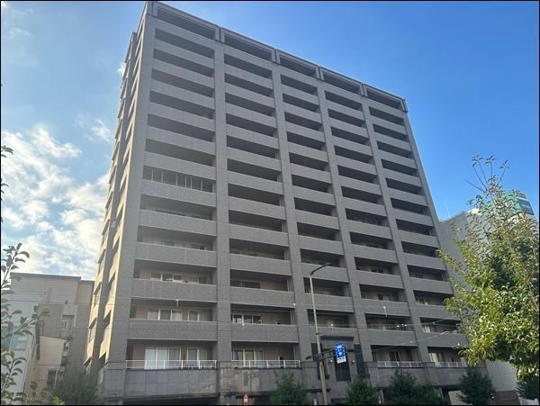 3LDK apartment in Matsuyama, Ehime - Photo 1