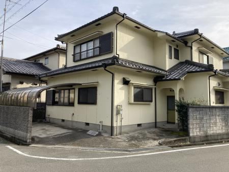 Spacious 6LDK House with Eco-Friendly Features in Himeji - Photo 1