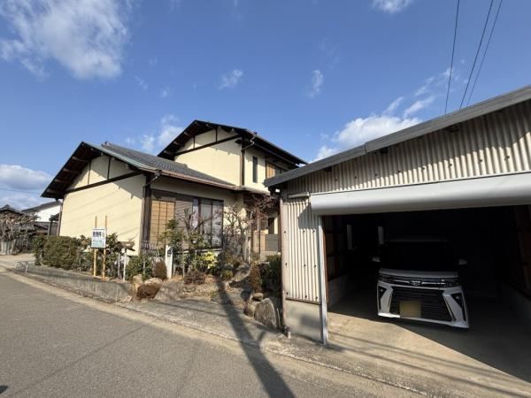 Stylish 4LDK House with Large LDK and Garden - Photo 1