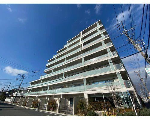 Stylish 2LDK Apartment Near Beach in Kugenumakaigan - Photo 1