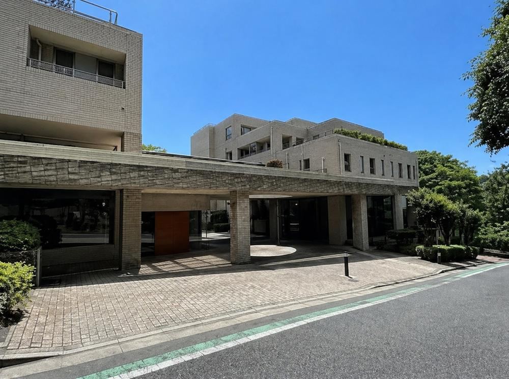 3LDK apartment in Setagaya Ward, Tokyo - Photo 1