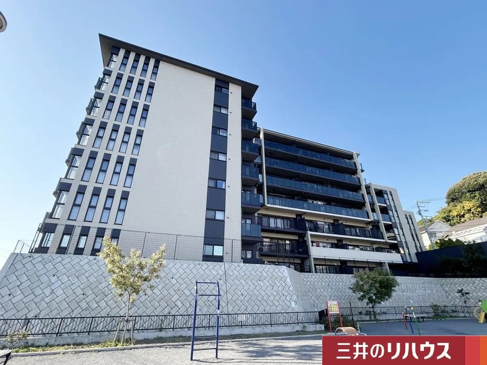 Spacious 3LDK Apartment in Ikebukuro - Photo 1