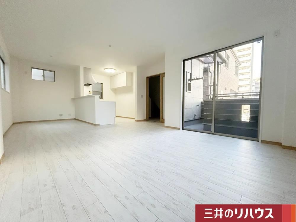 Stylish 4LDK House Near Suminoe Park - Photo 1