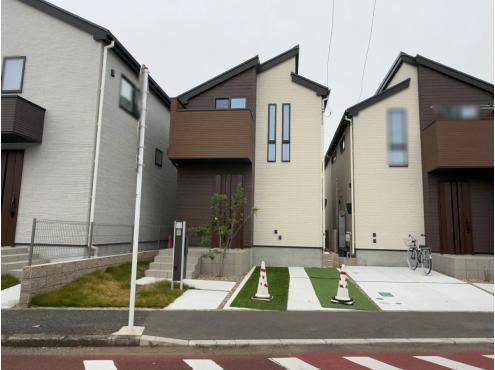 Modern 2LDK+S Home with Floor Heating in Yamato - Photo 1