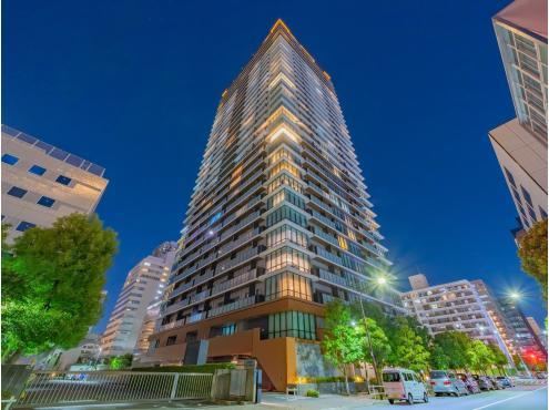 3LDK apartment in Minato Ward, Tokyo - Photo 1