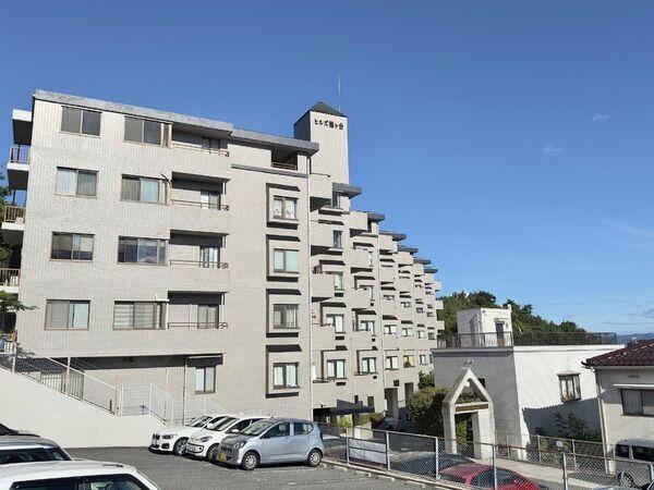 3LDK apartment in Nishi Ward, Hiroshima - Photo 1