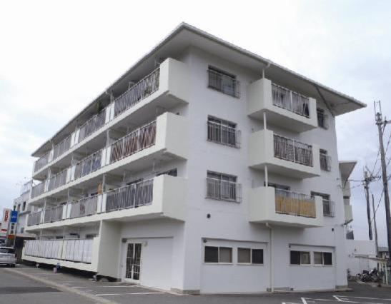 4DK apartment in Wakayama, Wakayama - Photo 1