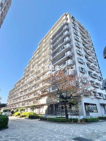 4LDK Apartment with Great Sunlight in Kazo City - Photo 1