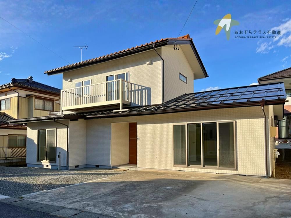 Bright 4LDK Reset House with New Water Facilities - Photo 1