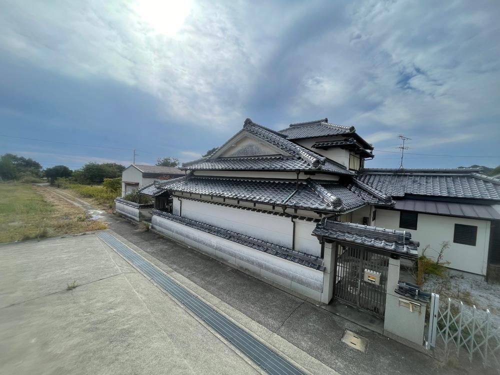 Renovated 6LDK House in Serene Natural Environment in Nankoku - Photo 1