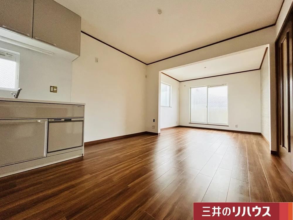 Renovated 4LDK House in Minamikujō - Photo 1