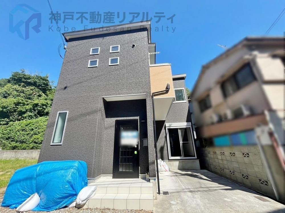 Modern 3LDK Home in Zenshoji - Photo 1