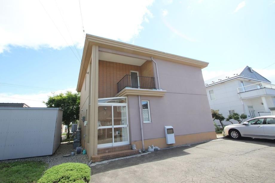 Spacious 4LDK+S House in Obihiro - Photo 1