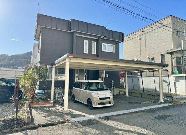 4LDK+S house in Nishi Ward, Sapporo, Hokkaido - Photo 1