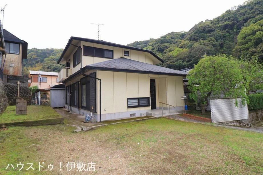 Spacious 4LDK Home with Large Garden - Photo 1