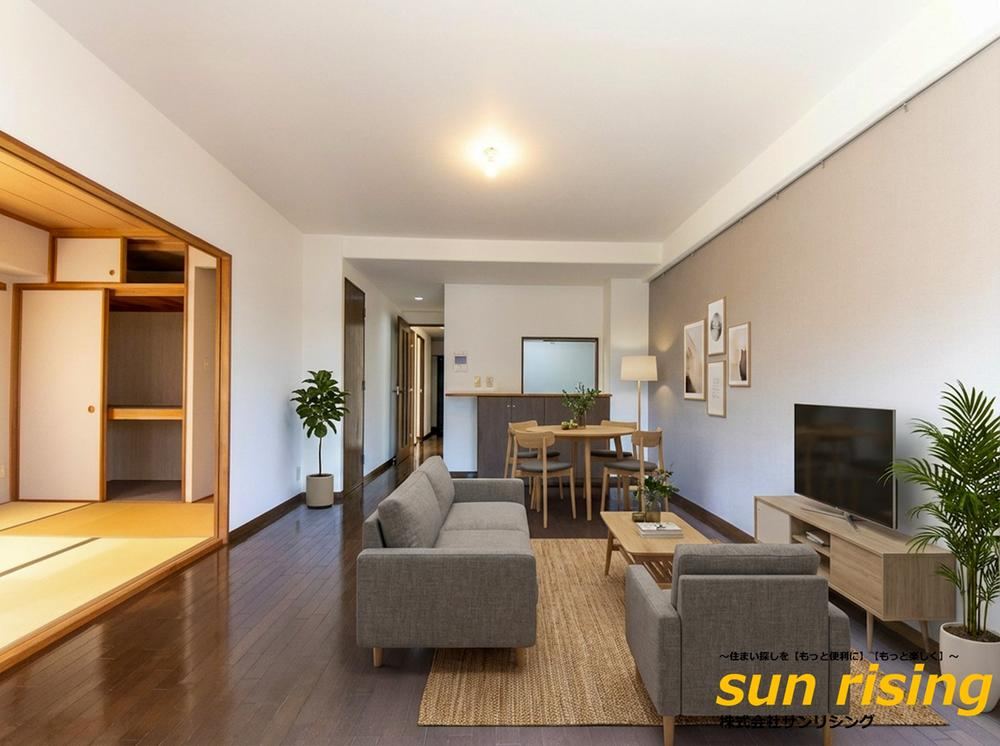 Stylish 3LDK Apartment with VR Viewing - Photo 1