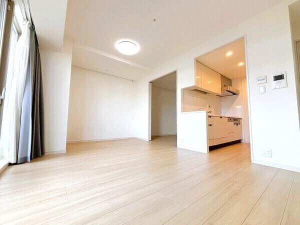 2LDK apartment in Chuo Ward, Kobe, Hyogo - Photo 1