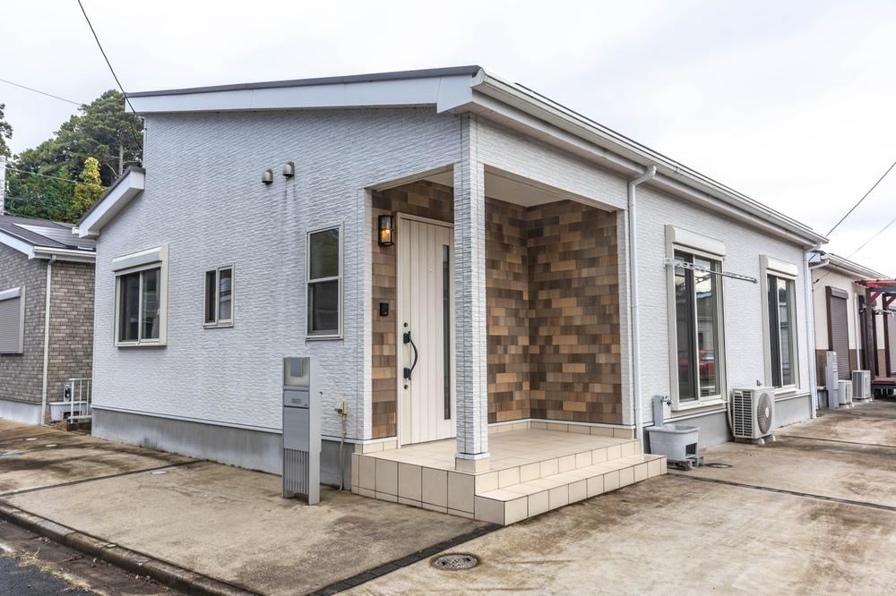 Eco-Friendly 2LDK Home with Solar Power - Photo 1