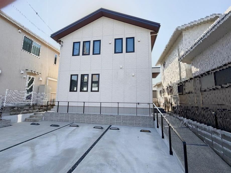Modern 2LDK House in Takakuradai - Photo 1