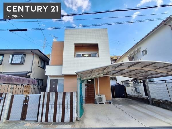 Spacious 4LDK House with Garden in Daito City - Photo 1