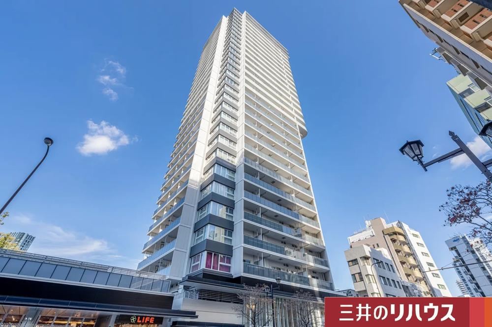 Modern 2LDK Apartment in Ikebukuro - Photo 1