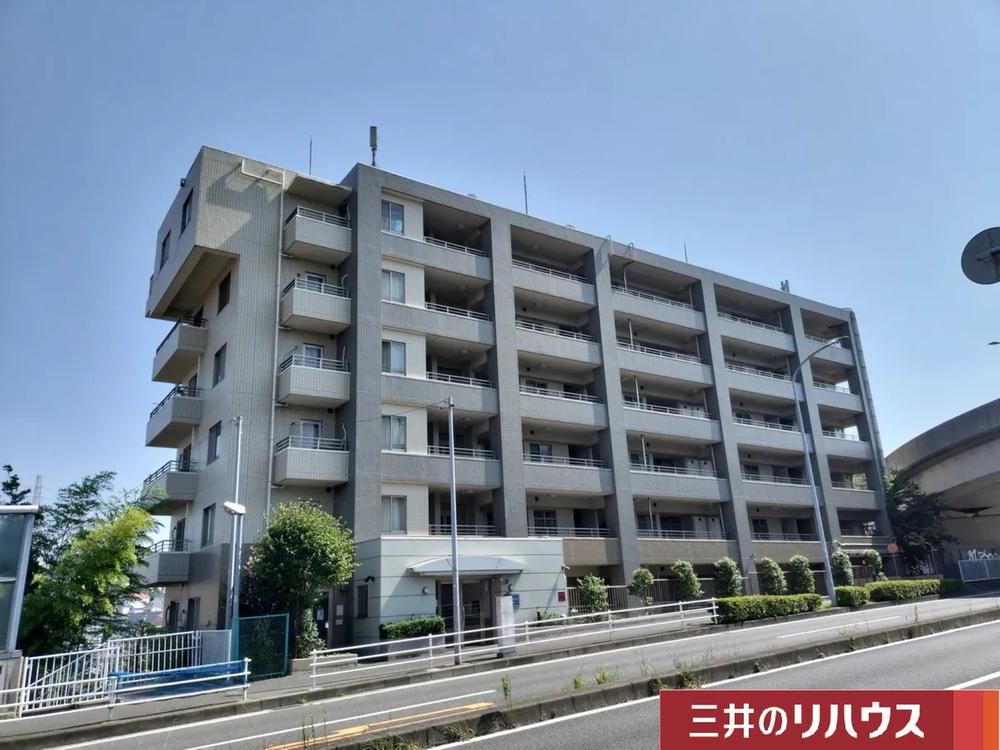 Convenient 2LDK Apartment in Sugita, Yokohama - Photo 1