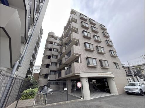 Light-Filled 1LDK Apartment Near Katase Enoshima Station - Photo 1