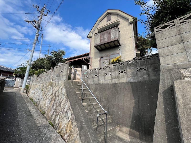 5K House in Quiet Area with Amenities Nearby - Photo 1