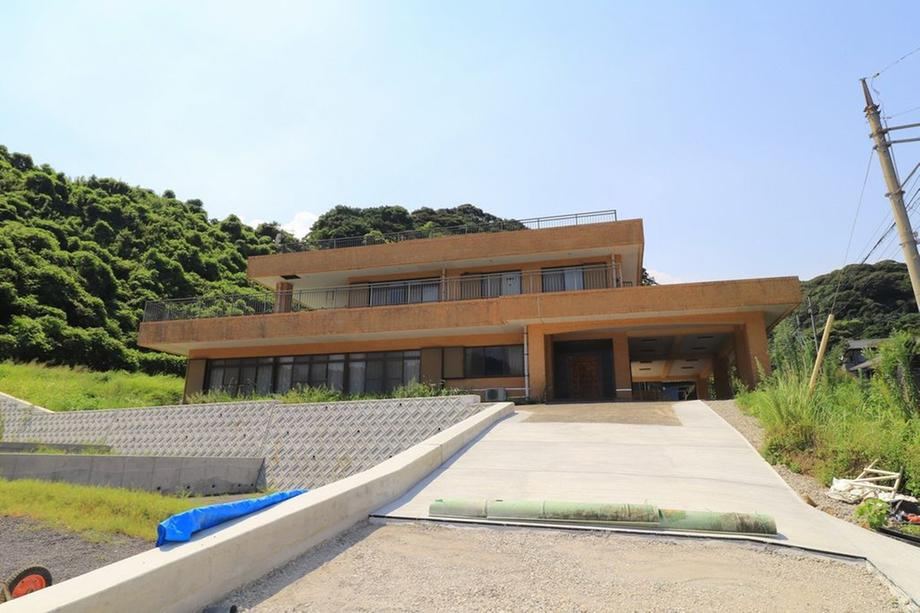 Spacious 8DK House with Balcony in Kagoshima - Photo 1