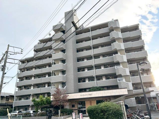 Renovated 2LDK Apartment in Kawagoe - Photo 1