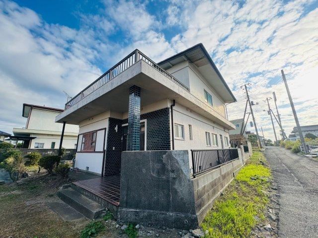 Charming 4DK House with Wide Balcony and Garden in Hitachi - Photo 1
