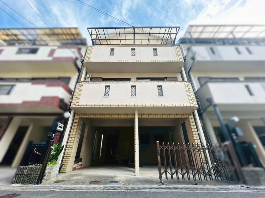 Spacious 4LDK Family Home in Shodai Otani, Hirakata City - Photo 1