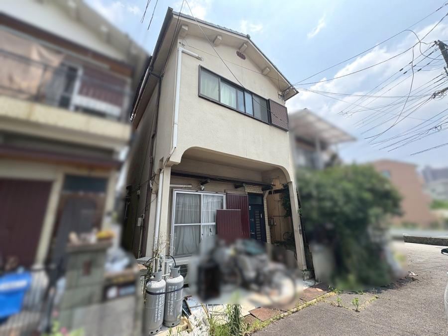 2LDK Renovated Detached House in Neyagawa - Photo 1