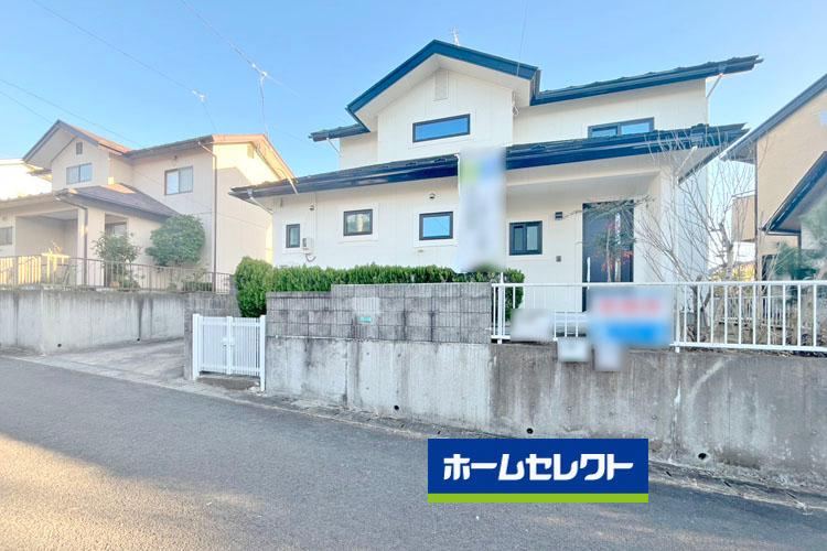 Luxurious 4LDK House with Large South Garden in Izumi Ward - Photo 1