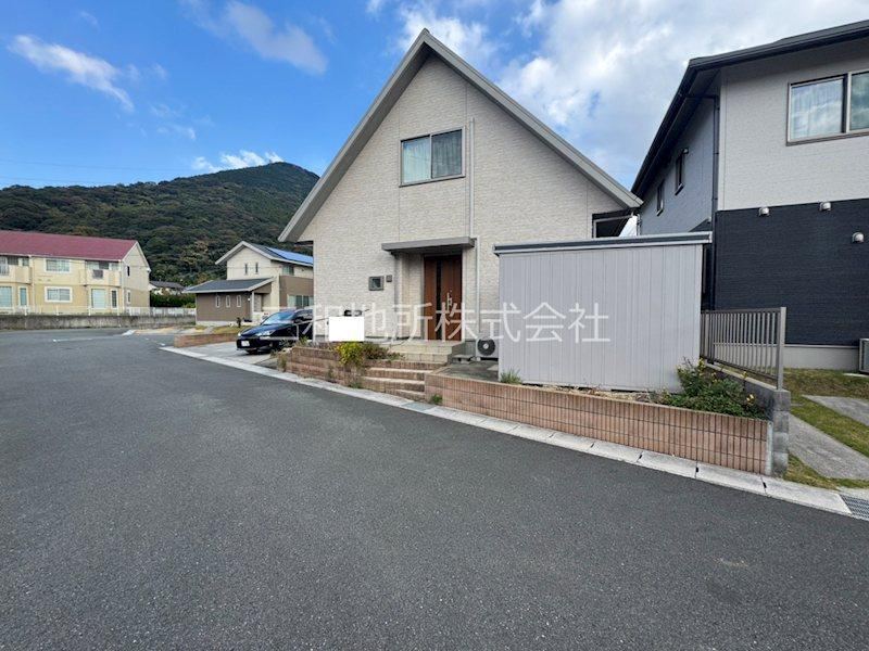 Modern 3LDK House with Solar Power in Shimonoseki - Photo 1